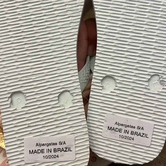 Farm Rio X Havaianas White and Pink Sandals with Floral Design 6 - Picture 7 of 7